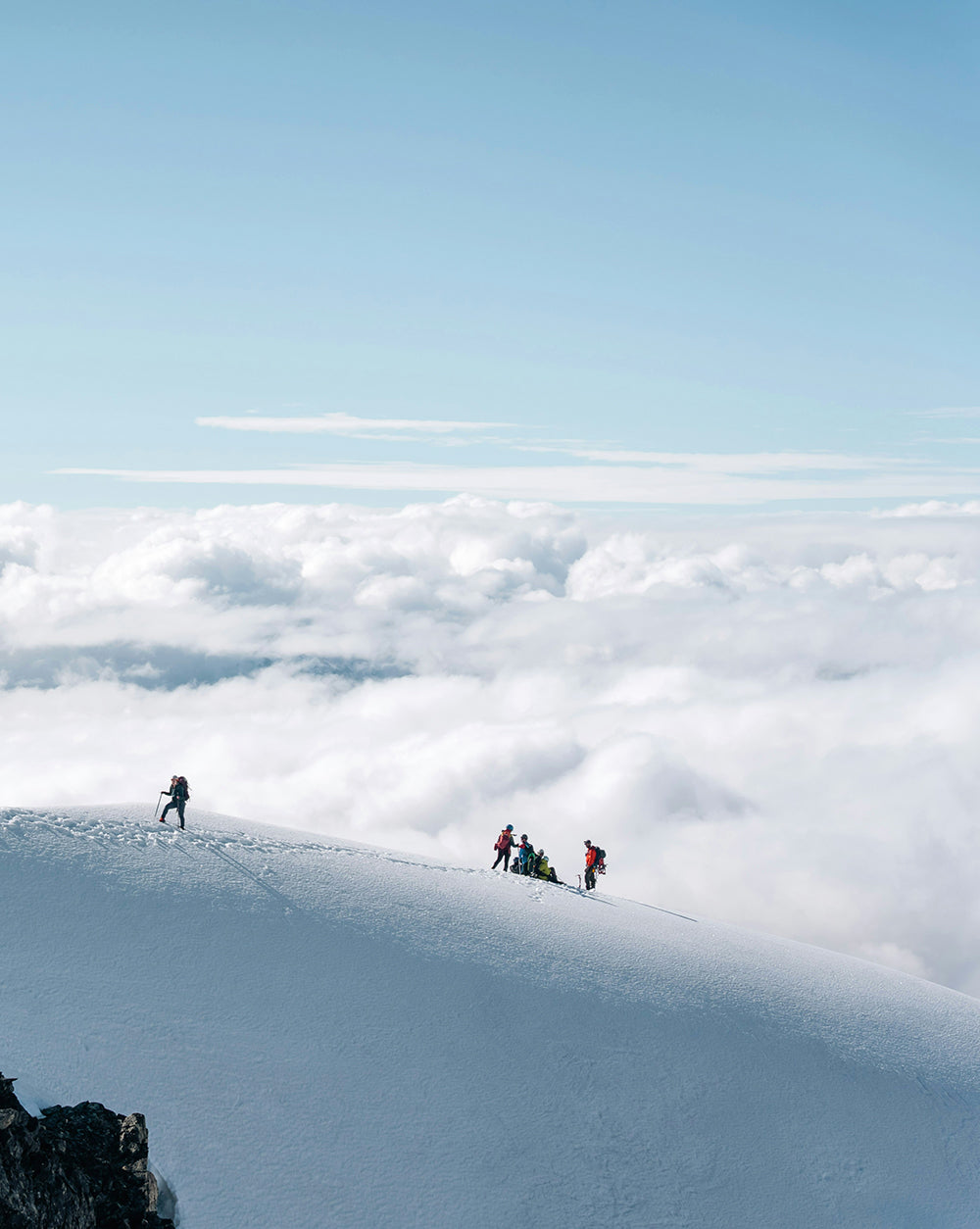 How to dress in layers for the mountains: practical and strategic guide