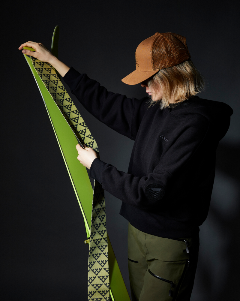 Technical ski clothing: how to choose the right gear for the mountains
